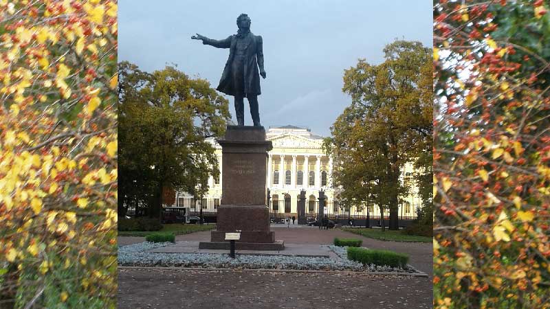 Памятник А. С. Пушкину на Площади Искусств.